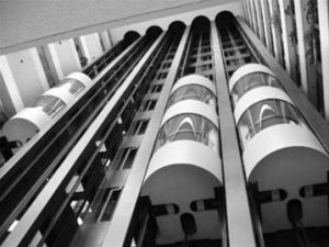 ������ʡ�ں����Ј��O(ji��n)�ܾ�ͨ��·�־��_չ����طN�O(sh��)�䰲ȫ���(xi��ng)�z��